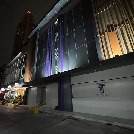 Twenty Two Place Sukhumvit 22